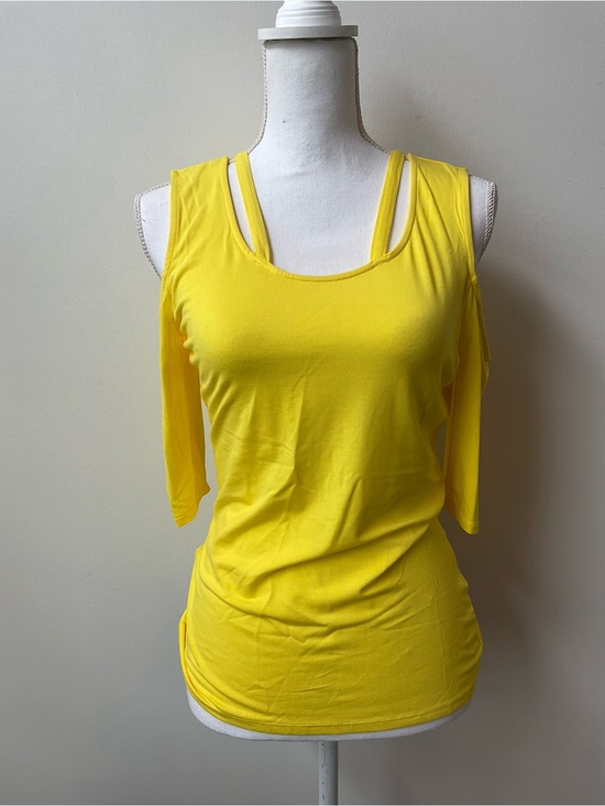VENUS Tops - VENUS Bright Yellow Cold-Shoulder Tank Top